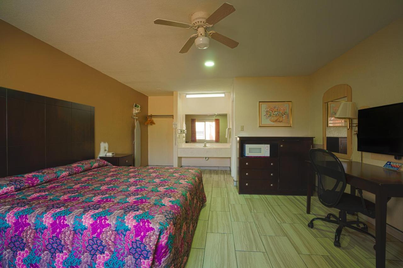 Texas Inn San Benito Near Harlingen Екстер'єр фото