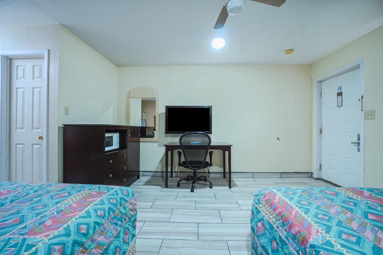 Texas Inn San Benito Near Harlingen Екстер'єр фото
