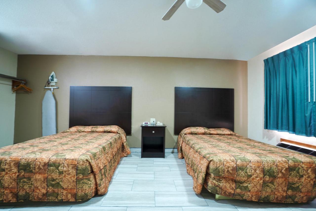 Texas Inn San Benito Near Harlingen Екстер'єр фото