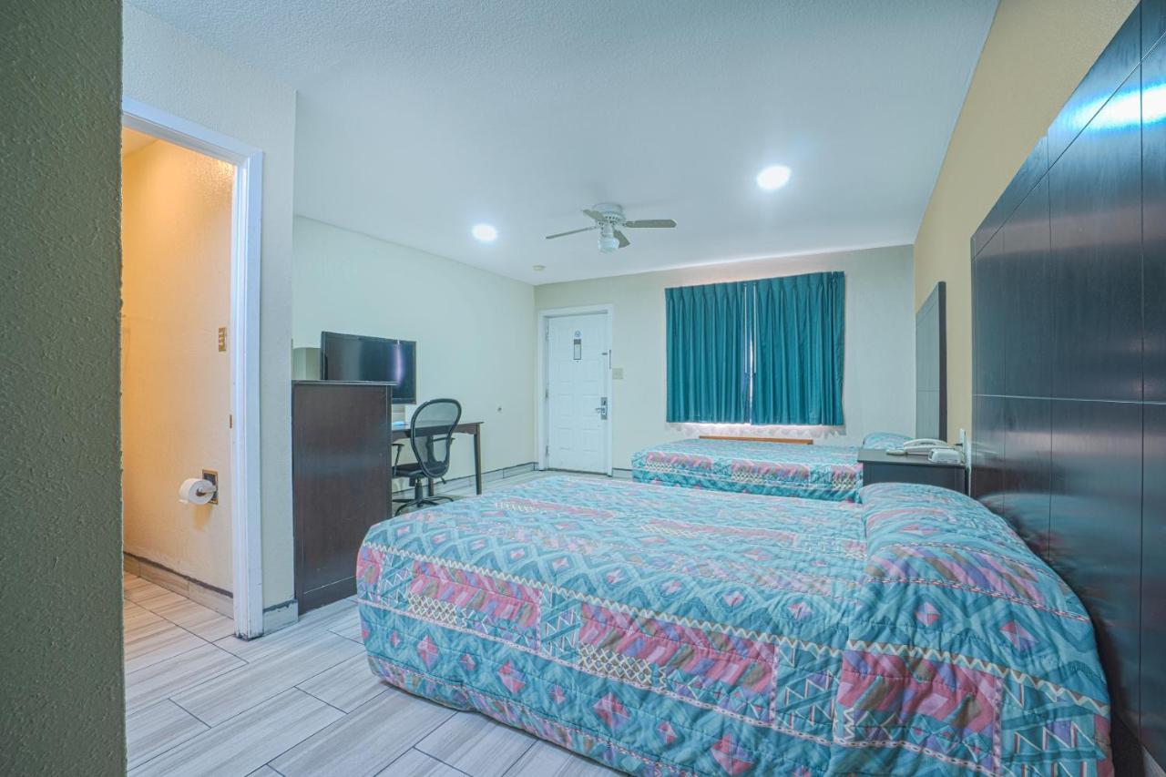 Texas Inn San Benito Near Harlingen Екстер'єр фото
