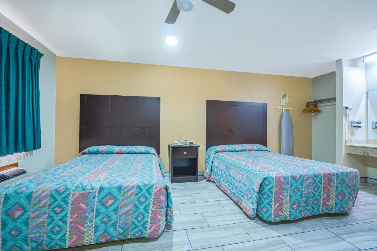 Texas Inn San Benito Near Harlingen Екстер'єр фото