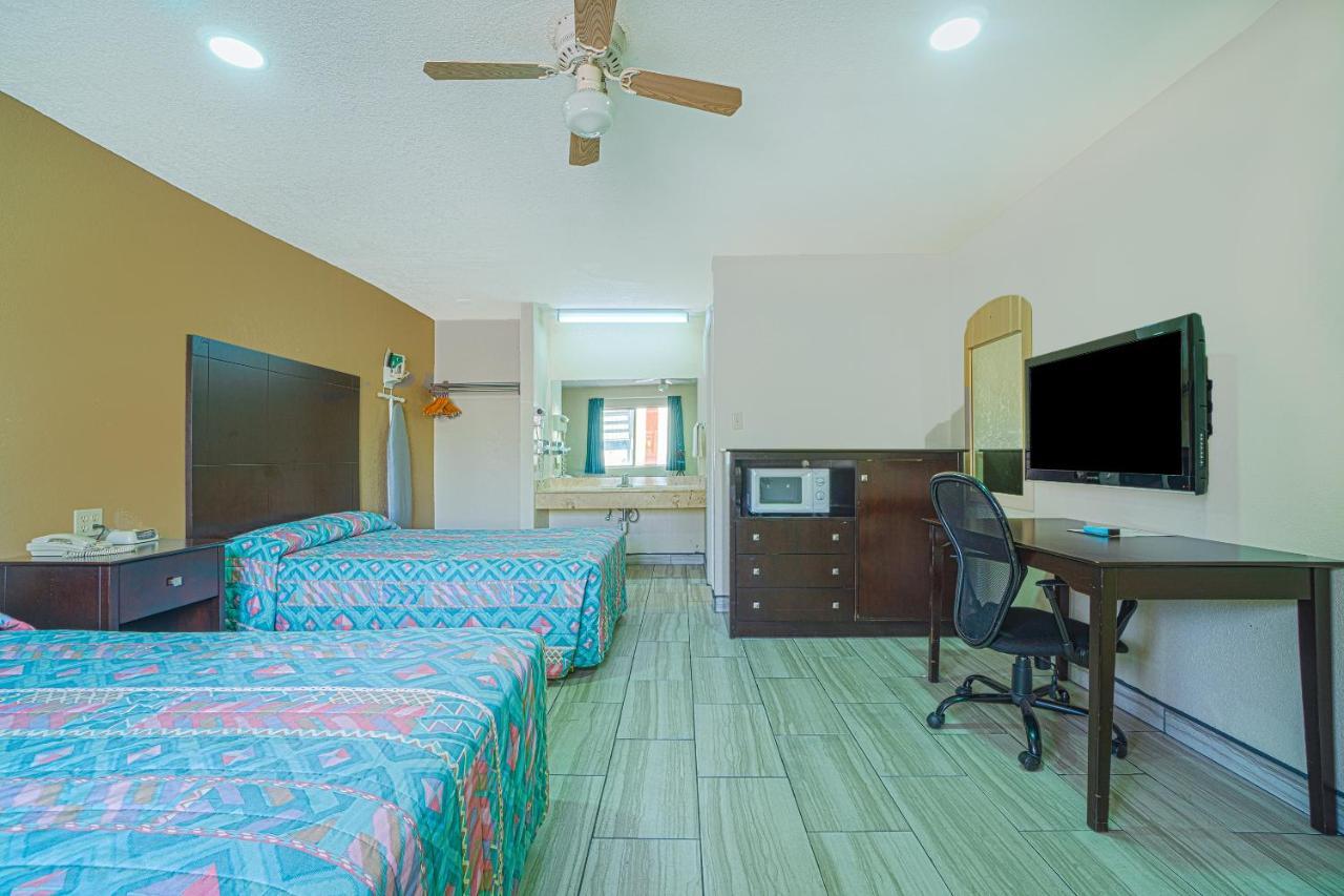 Texas Inn San Benito Near Harlingen Екстер'єр фото