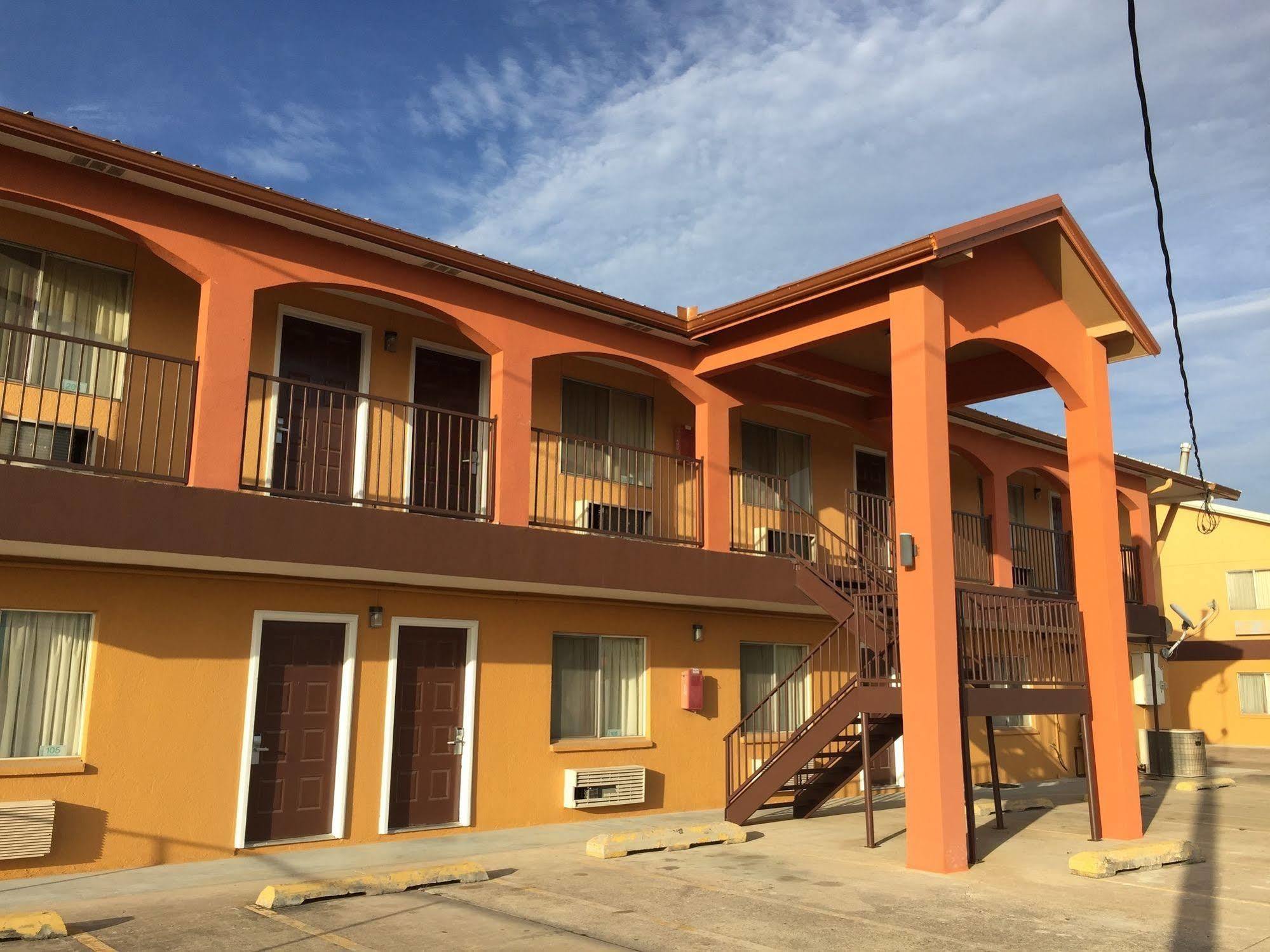 Texas Inn San Benito Near Harlingen Екстер'єр фото
